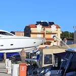 Diana 3*