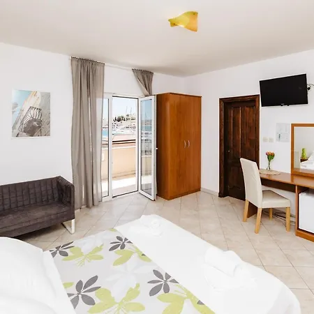 Hotel Diana